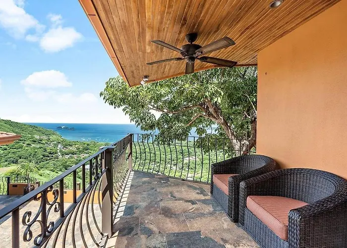 Villa Swim-up Bar, Ocean Views & Daily Housekeeping Playa Hermosa (Guanacaste)
