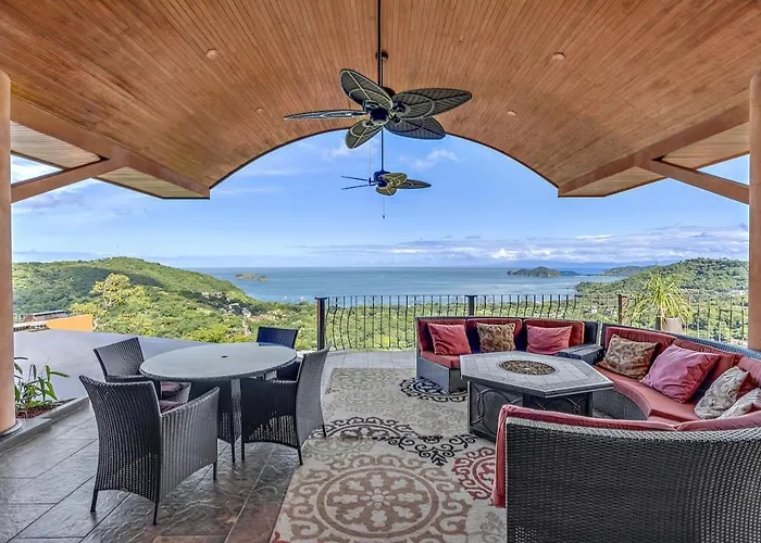 Swim-up Bar, Ocean Views & Daily Housekeeping * Playa Hermosa (Guanacaste)